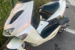 Aprilia sr 50 2t con motore runner 125