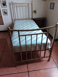 Letto singolo in ottone