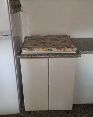 mobile e cucina a gas quattro fuochi   frigorifero