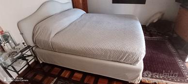 LETTO MATRIMONIALE  CON MATERASSO SIMMONS