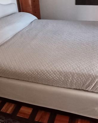 LETTO MATRIMONIALE  CON MATERASSO SIMMONS