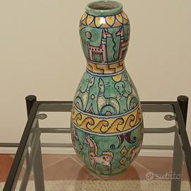Vaso ornamentale dipinto a mano