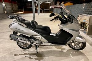 Honda Silver Wing 600 - 2003 - 39.750 km