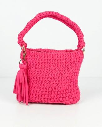 Borsa con manico a mano uncinetto
