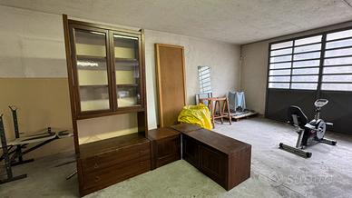 Mobile sala in noce arte povera