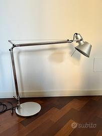 Lampada Artemide Tolomeo da tavolo