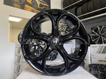 Cerchi Alfa Romeo raggio 18 NUOVI cod.873422