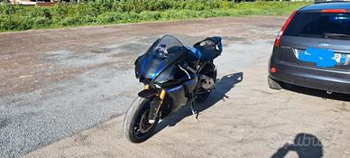Yamaha R1 M