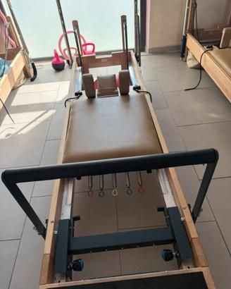 Reformer con tower enjoy pilates