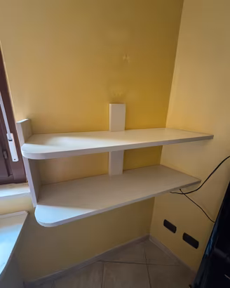 Scrivania  + libreria