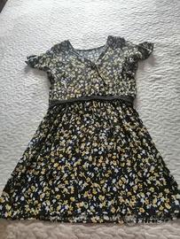 Vestito con fiori