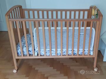 Lettino Pali in legno di faggio con materasso