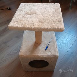 casetta tiragraffi per gatti