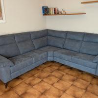 Materasso matrimoniale e divano ad angolo 