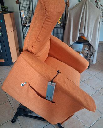 poltrona reclinabile elettrica