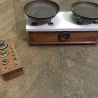 Antica bilancia Legno marmo ottone