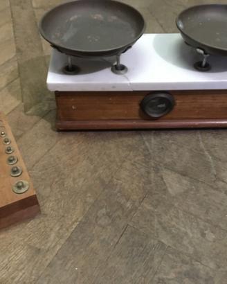Antica bilancia Legno marmo ottone