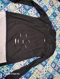 Maglia a Maniche Lunghe con Tagli Stile Ripped 