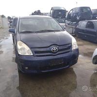 TOYOTA COROLLA VERSO RICAMBI usati