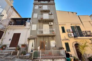 Casa indipendente a Borgetto, Via Carbona