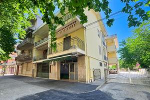 3 LOCALI A CHIETI