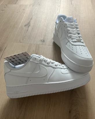 Nike Air Force 1 07 Classic Low-Top, Bianco / 42