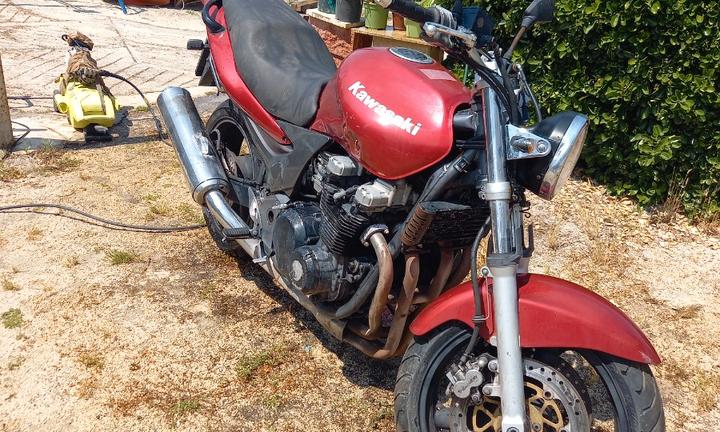 Kawasaki GPZ 750 - 2003