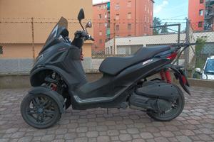 Piaggio MP3 300 hpe – 2021  Patente B