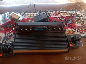 Atari 2600 vintage con 2 joystick