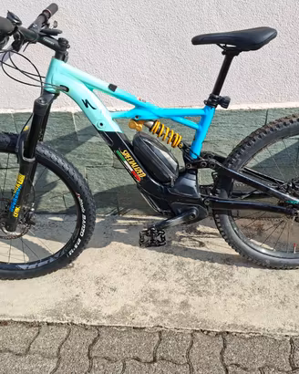 bicicletta mtb Specialized Kenevo