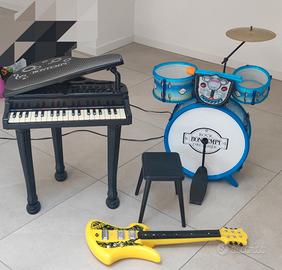 Lotto Bontempi: batteria, piano e chitarra.