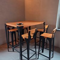 Tavolo metallo e legno  allungabile con 6 sgabelli