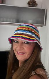 Cappello pescatore multicolore in cotone, crochet