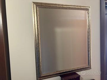 Specchio con cornice effetto invecchiato classico