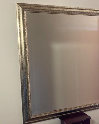 Specchio con cornice effetto invecchiato classico