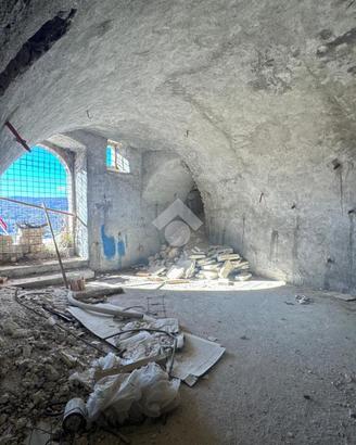 MONOLOCALE A NORCIA