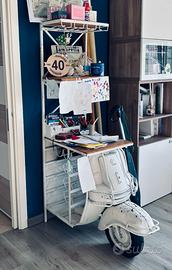Mobile vespa vintage - bianco