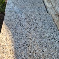 pavimento in granito lucido