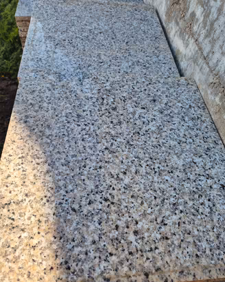 pavimento in granito lucido