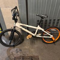 Bmx bicicletta