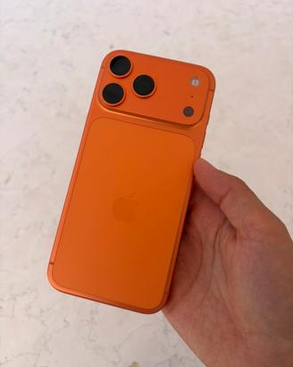 iPhone 17 pro max arancione