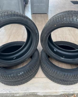 Pirelli sottozero 2x 245/45 R20  2x275/40 R20