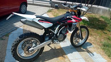 Husqvarna 250 TE 4 tempi usato
