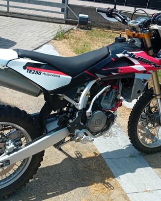 Husqvarna 250 TE 4 tempi usato