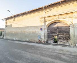 CASCINA DA RISTRUTTURARE CON GIARDINO DI AMPIE MET