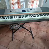 Pianoforte Elettronico Yamaha YPG-625 con cavallet