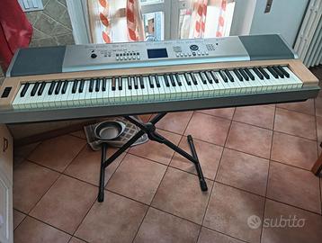 Pianoforte Elettronico Yamaha YPG-625 con cavallet