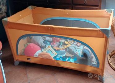Lettino da viaggio/campeggio Chicco con materasso