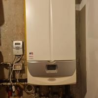 Caldaia Murale a Condens + Kit Solare Termico