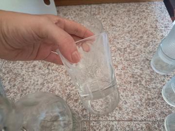 piatti e bicchieri 